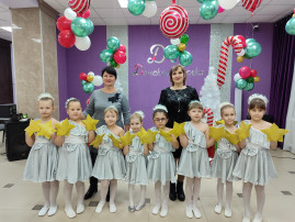 Новый год на сцене Дома культуры Новый год на сцене Дома культуры.